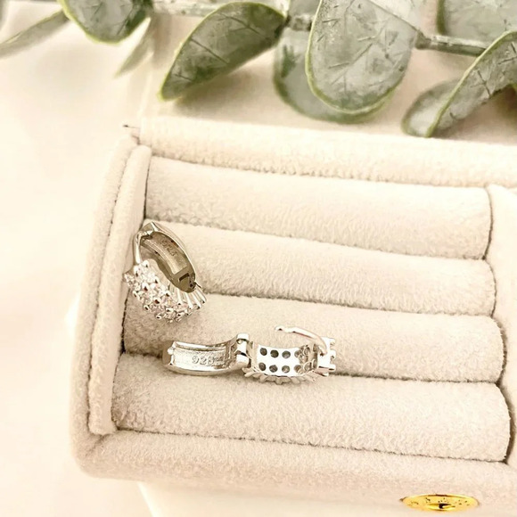 925Sterling Silver Diamond CZ Huggie Hoop Earrings Silver Huggies - Picture 4 of 4